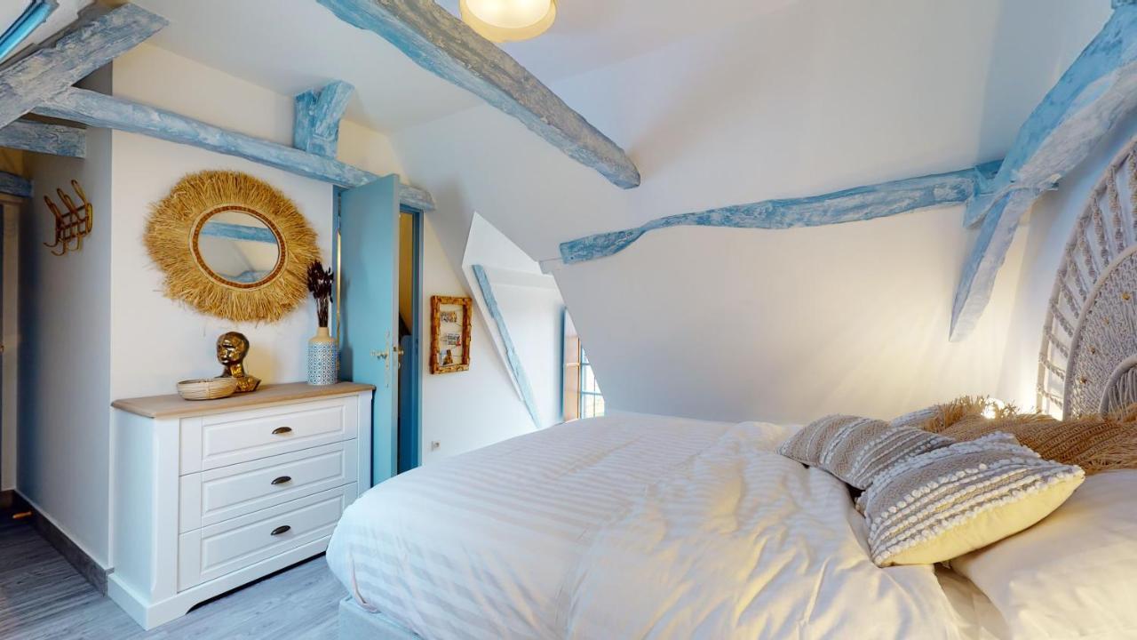 Demeure Du Vallon - Chambres D'Hotes De Charme Azerat Exterior photo
