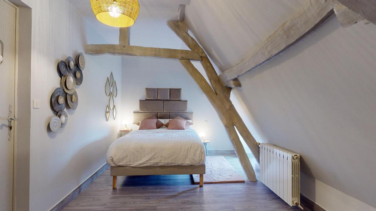 Demeure Du Vallon - Chambres D'Hotes De Charme Azerat Exterior photo