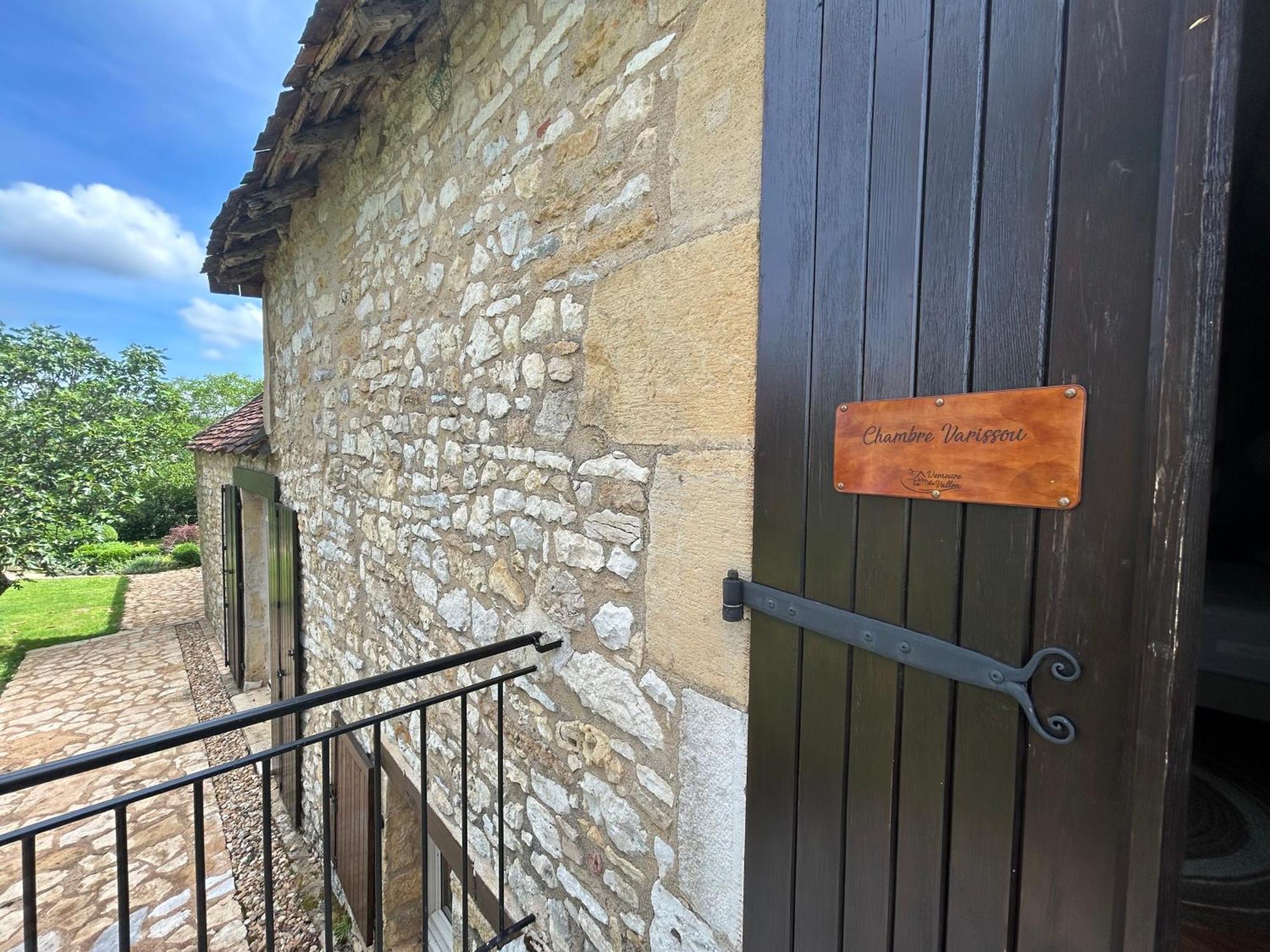 Demeure Du Vallon - Chambres D'Hotes De Charme Azerat Exterior photo
