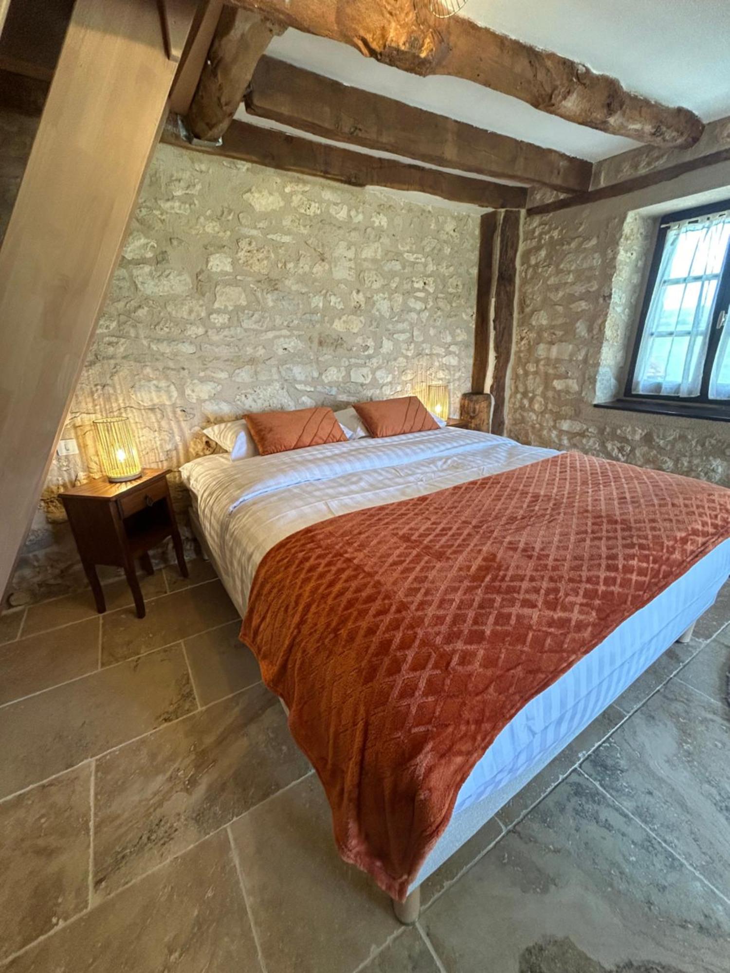 Demeure Du Vallon - Chambres D'Hotes De Charme Azerat Exterior photo